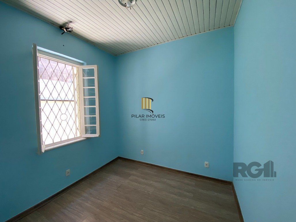 Casa para Comprar com 3 dormitórios no bairro Azenha