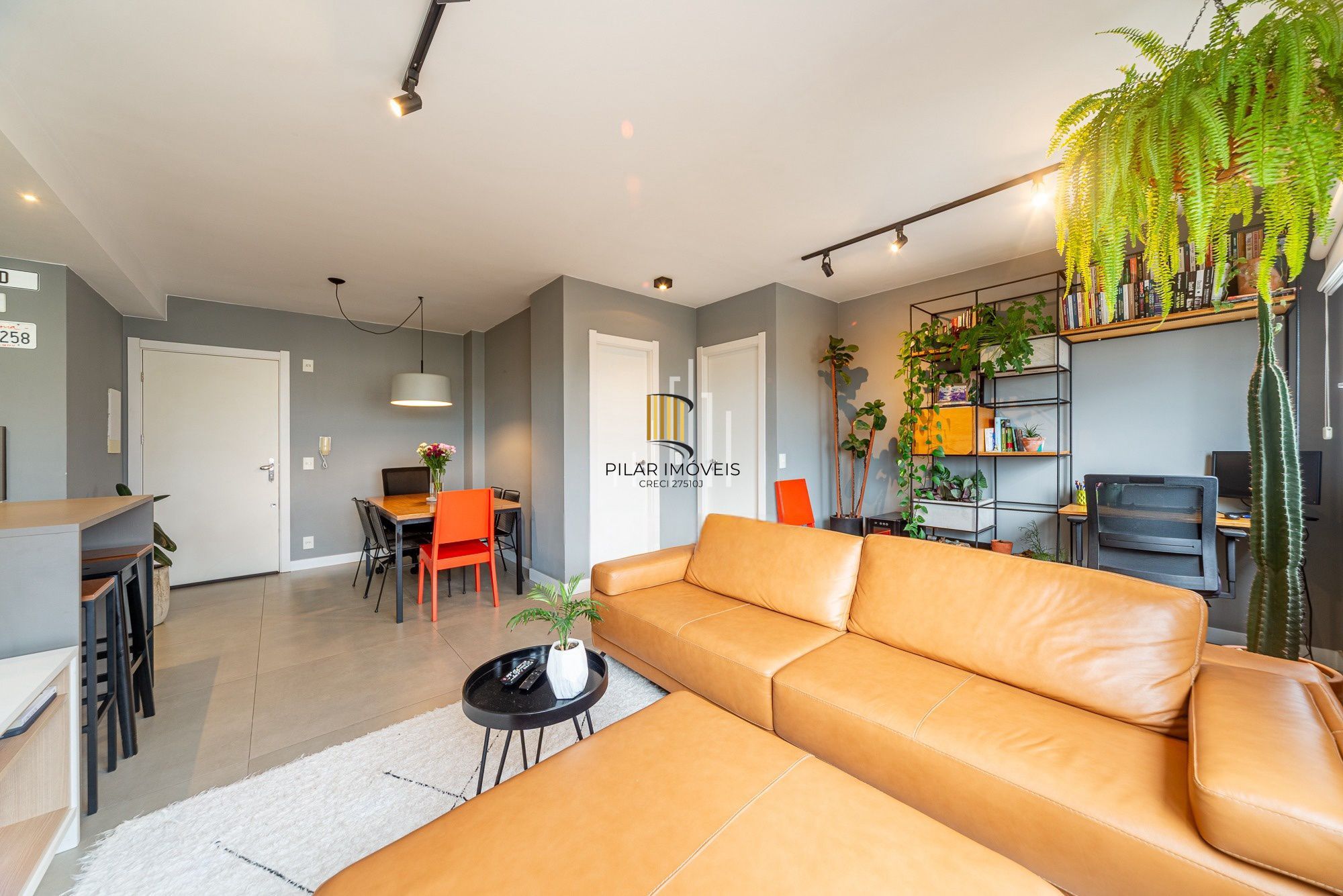 Apartamento mobiliado 60m² | 1 dormitório | Andar alto | Vista livre | 1 vaga