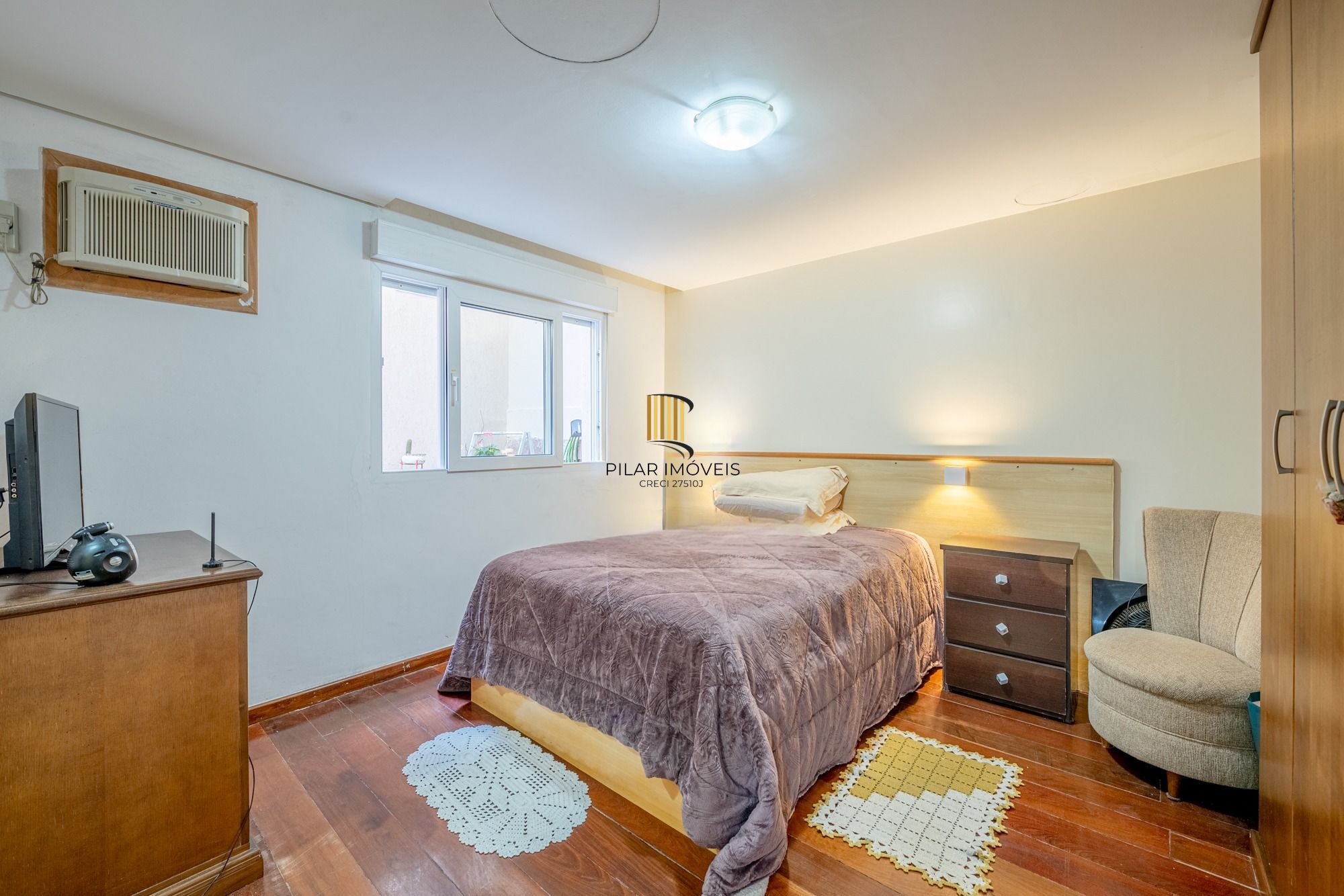 Casa com 357m² e 4 dormitórios, 3 suítes, 3 vagas