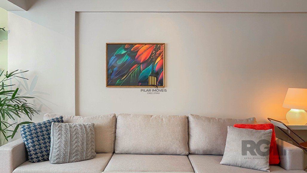 Apartamento para comprar ,  dois dormitórios, 1 vaga de garagem no Centro Histórico.