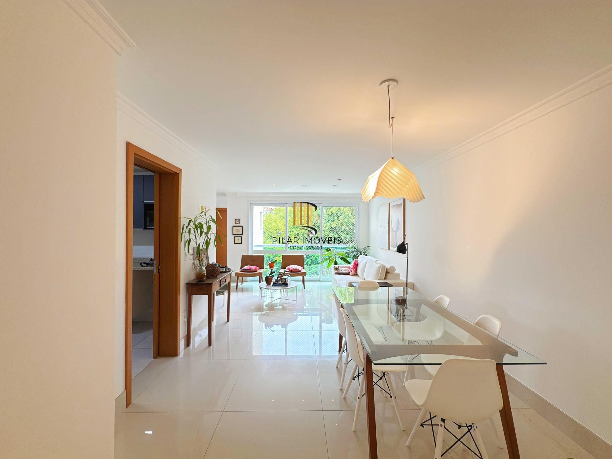 Apartamento a venda semi-mobiliado com dois dormitórios no bairro São João/PoA