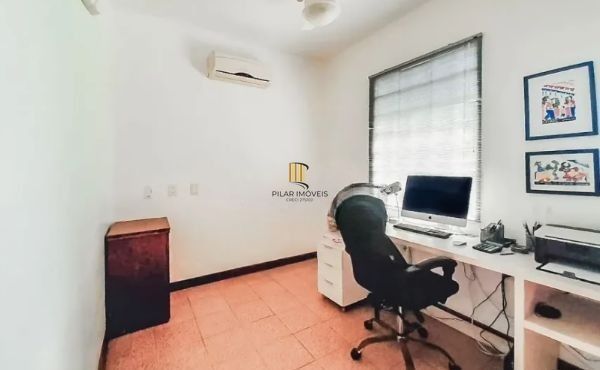 Casa com 3 Quartos e 5 vagas à Venda, 224 m² no Bairro Vila Ipiranga