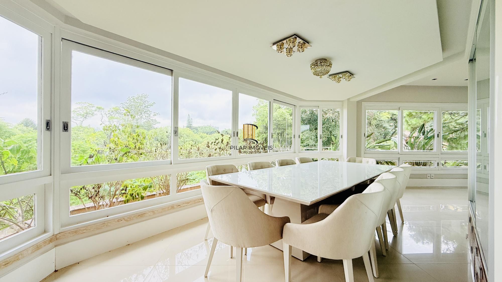 Cobertura Duplex de 318m com Piscina Privativa, Energia Solar e Vista Panorâmica