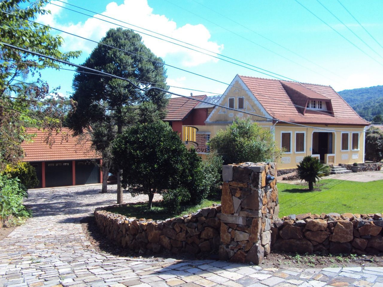 Área para comprar com casas Enxaimel em Nova Petrópolis.