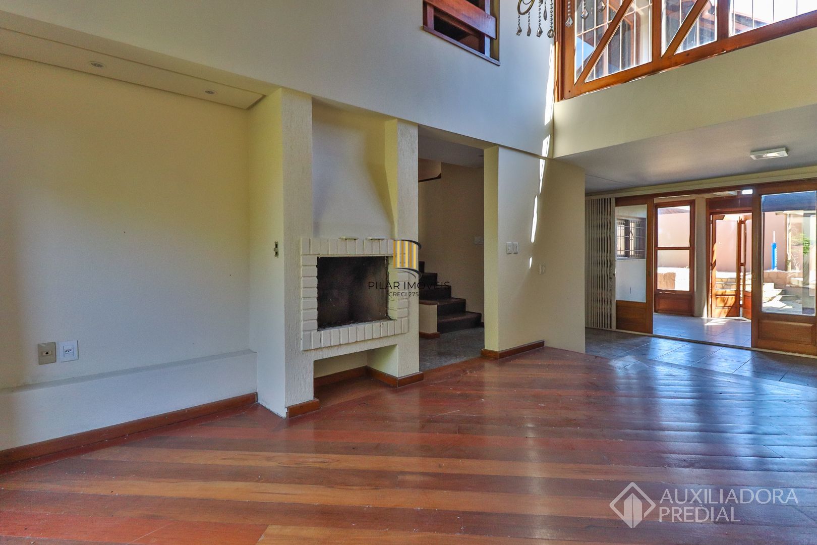 Excelente casa com 5 dormitórios no bairro Cristal