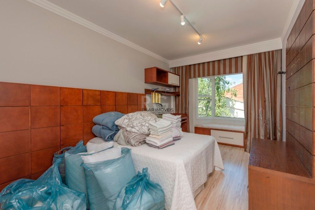 Casa para comprar Com 4 dormitórios , 431 m²- Três Figueiras - Porto Alegre/RS