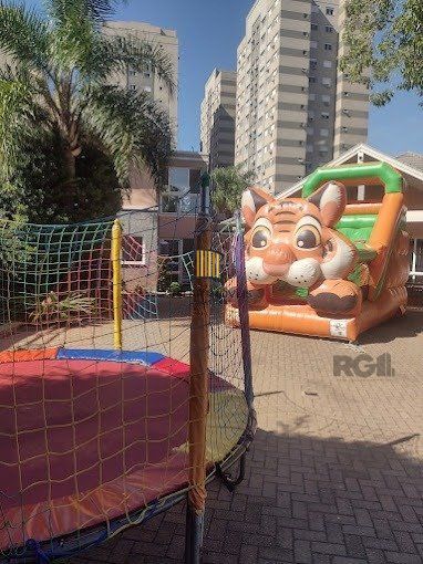 vende exelente casa com 442m² , 4 dormitórios Suíte, garagem para 4 carros