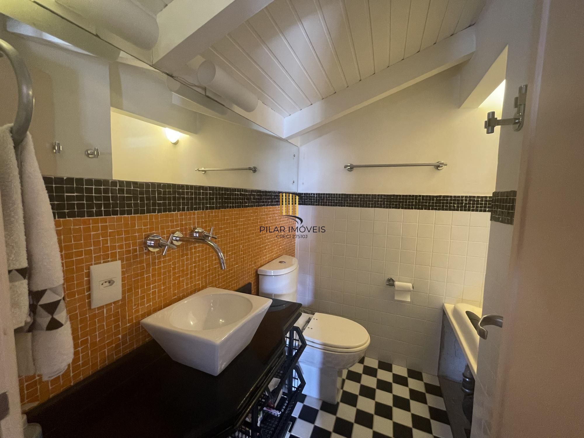 Cobertura Mobiliada á venda na Amélia Telles