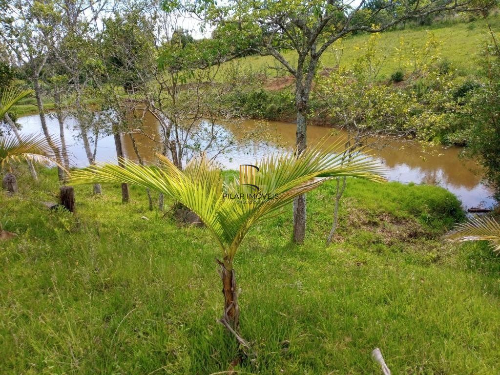 Boletto Imóveis vende Sitio na RS, Com 7 casas, 2 comerciais, excelente local para vários seguimento fácil acesso , rota para gramado, R$3.900,000,00