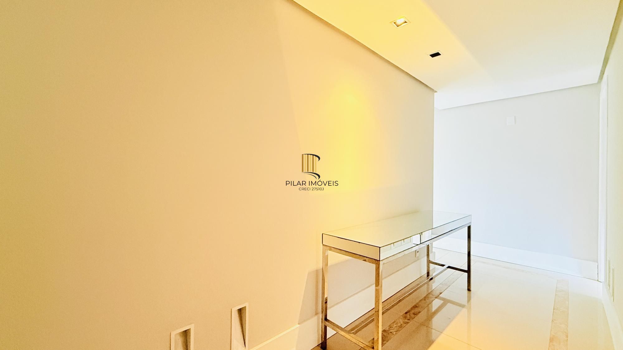 Cobertura Duplex de 318m com Piscina Privativa, Energia Solar e Vista Panorâmica