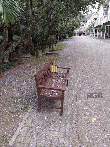 vende exelente casa com 442m² , 4 dormitórios Suíte, garagem para 4 carros