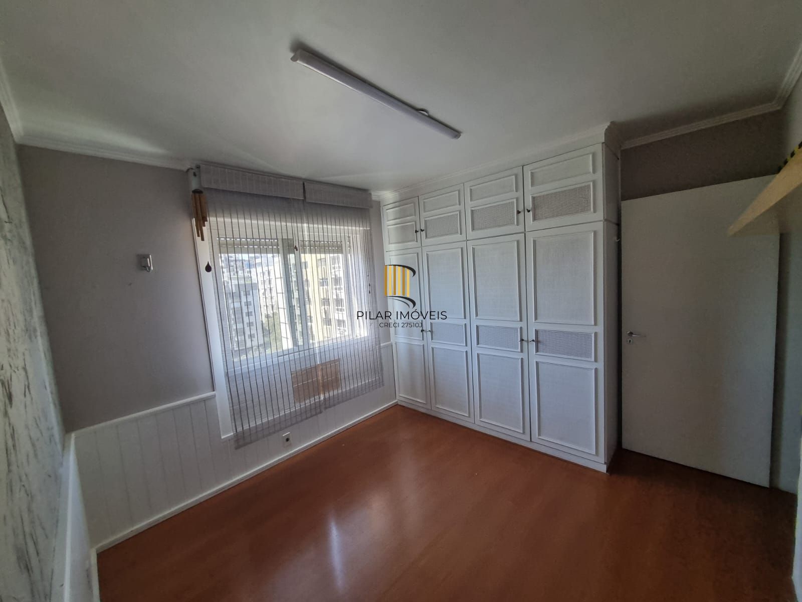 Apto de 3 dormitórios no Mont Serrat com linda vista da cidade e 1 vaga de garagem