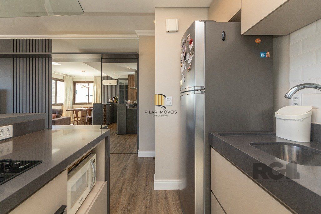 Apto 3 dormitórios, transformado em 2 com suíte e closet enorme, 2 vagas de garagem no jardim botânico