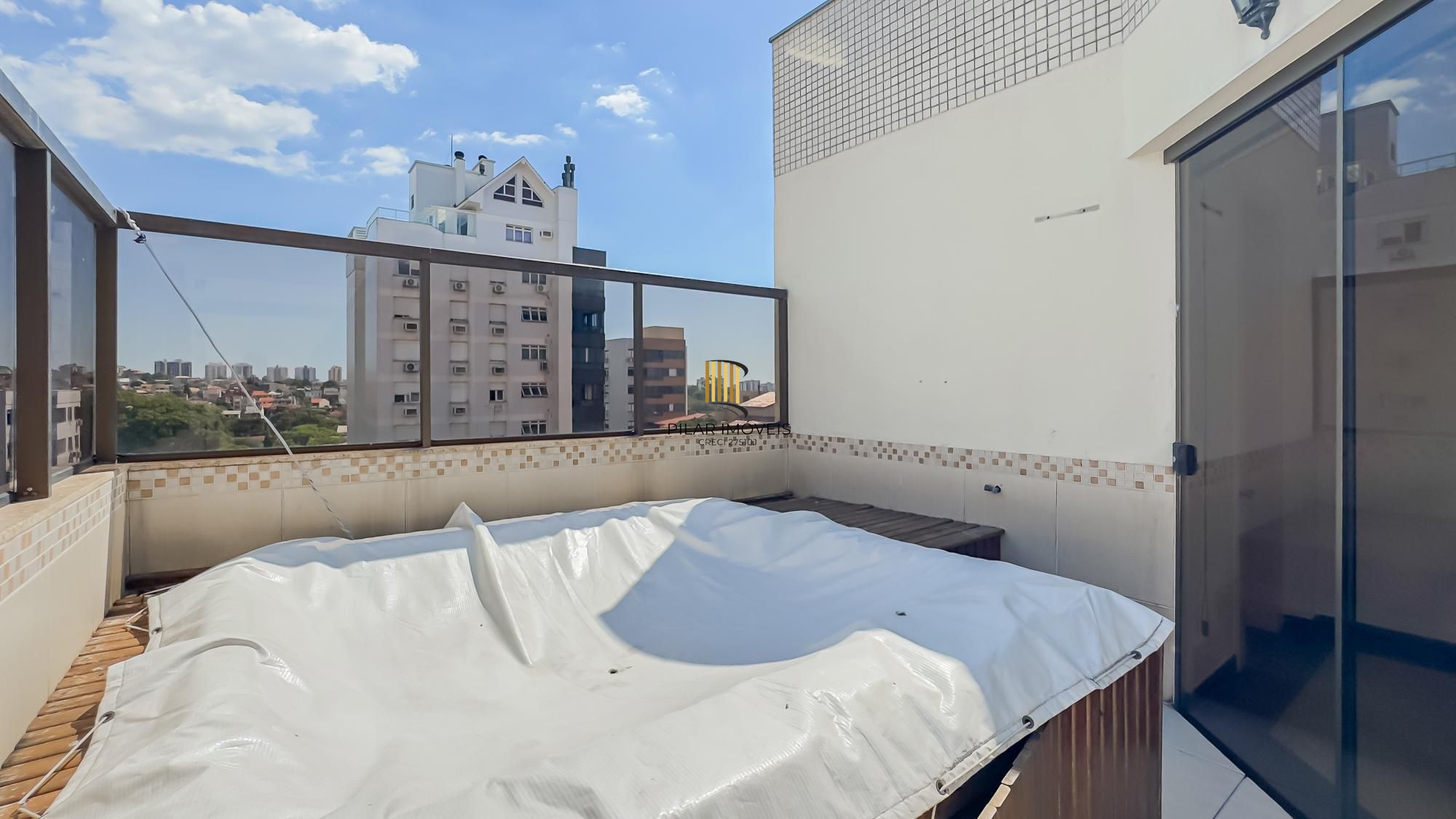 Cobertura a venda com 3 dormitórios no bairro Jardim Itu.