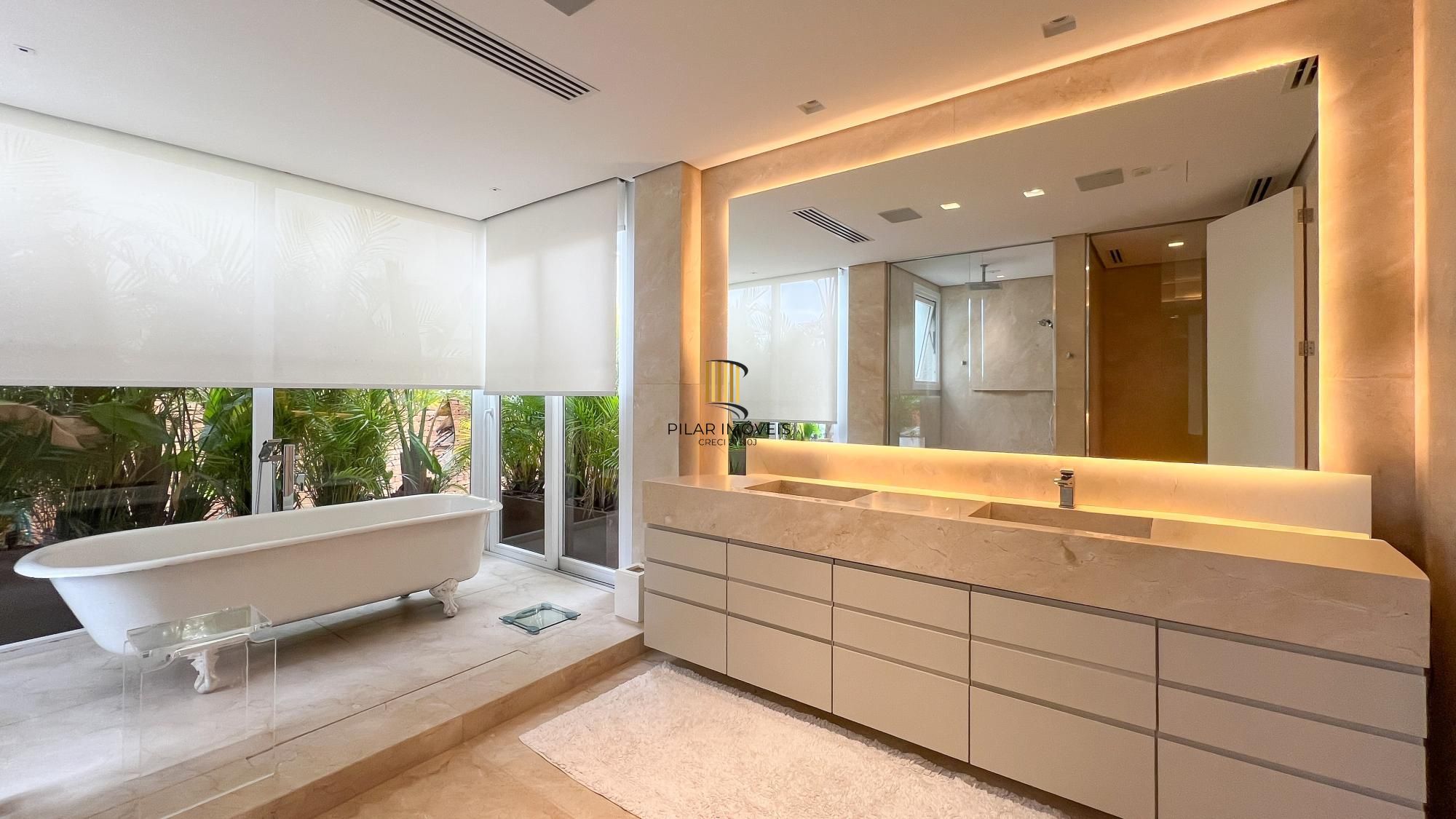 Mansão Suspensa Mobiliada no Las Piedras com piscina e vista para a mata nativa