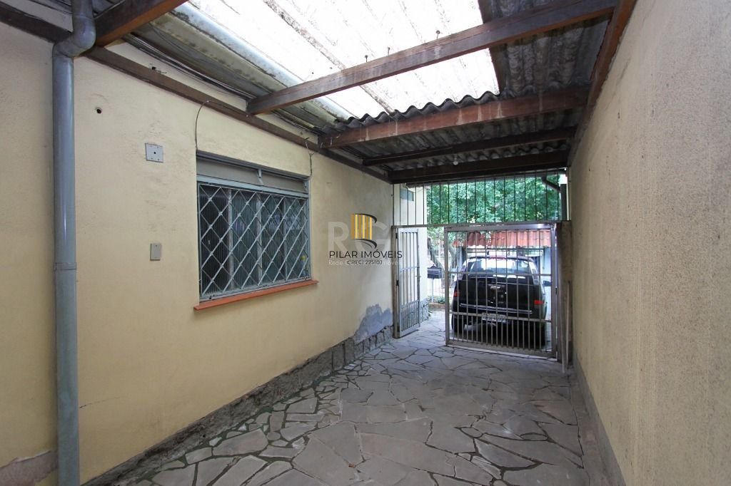 Terreno com Casa Para comprar com 3 dormitórios  111 m²