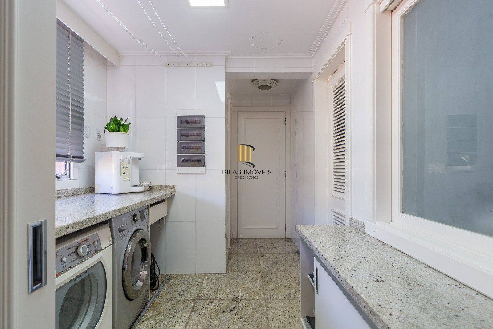 Apartamento 4 dormitórios no bairro Bela Vista