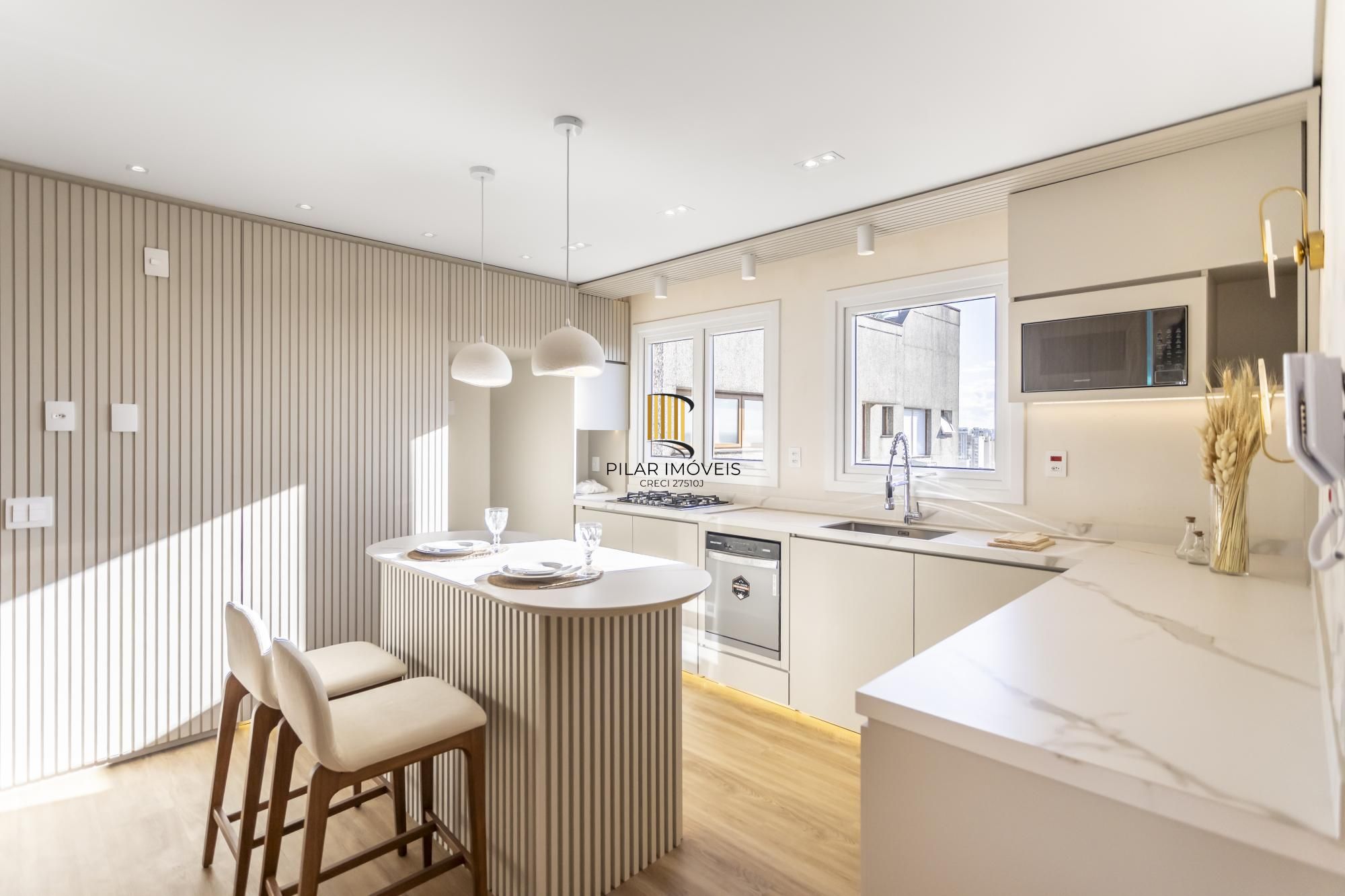 Cobertura com 270m² 3 suítes 3 vagas