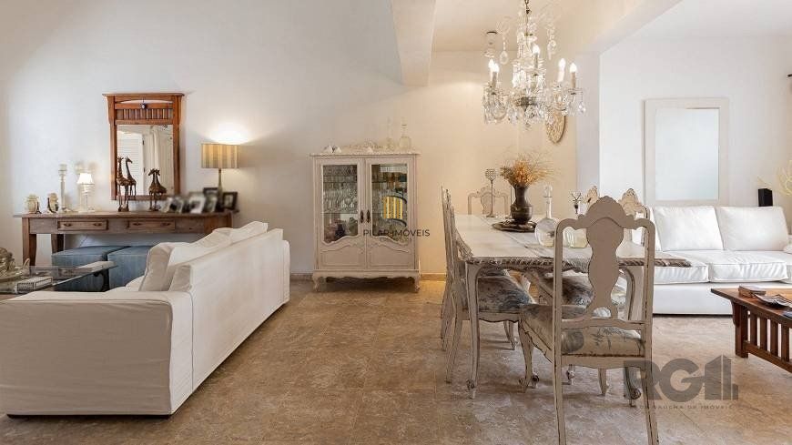 Casa Para comprar com 5 Dormitórios na Chácara das Pedras