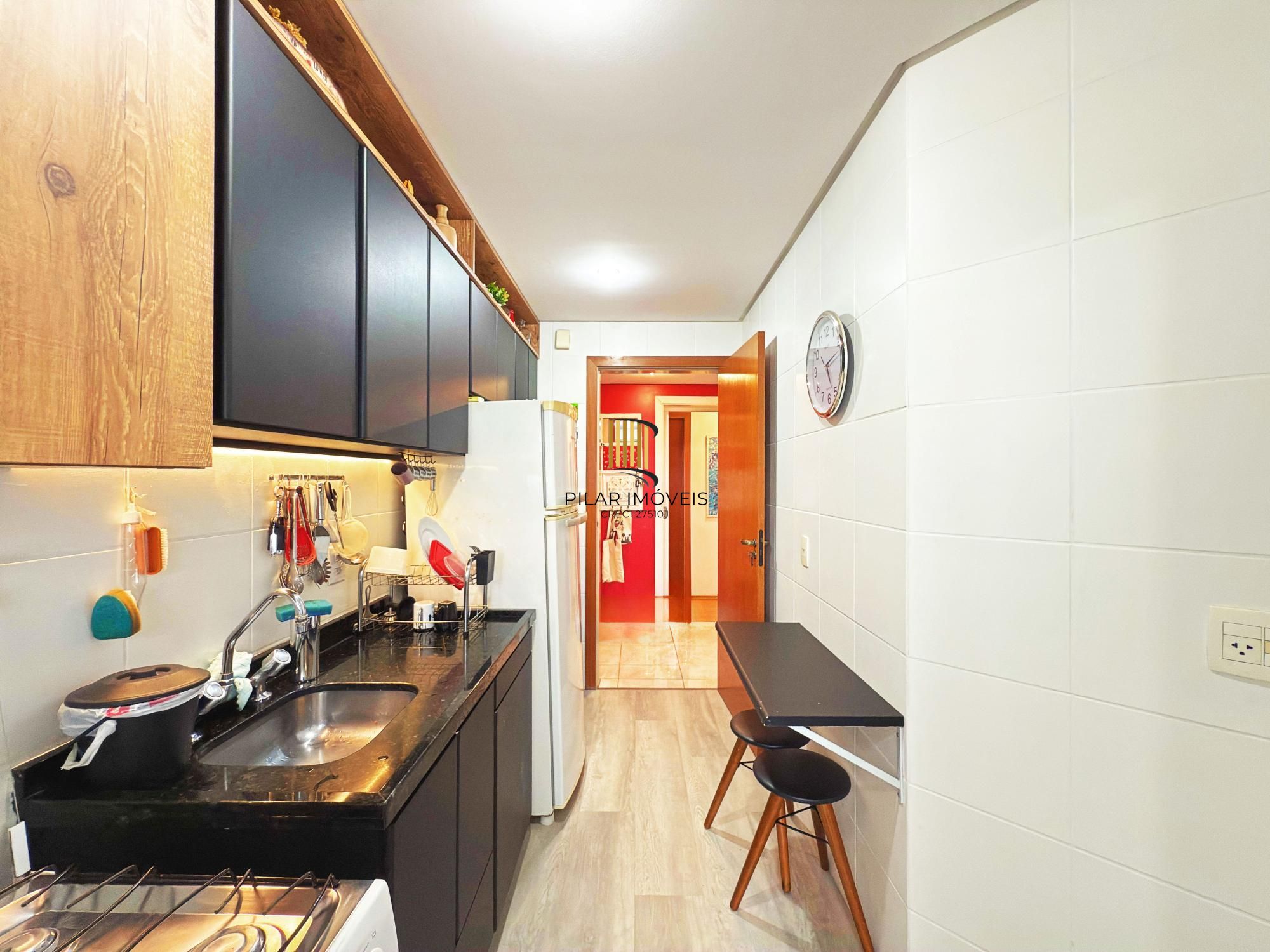 Apartamento 3 Dormitórios com Suíte, Churrasqueira e Excelente Vista Petrópolis