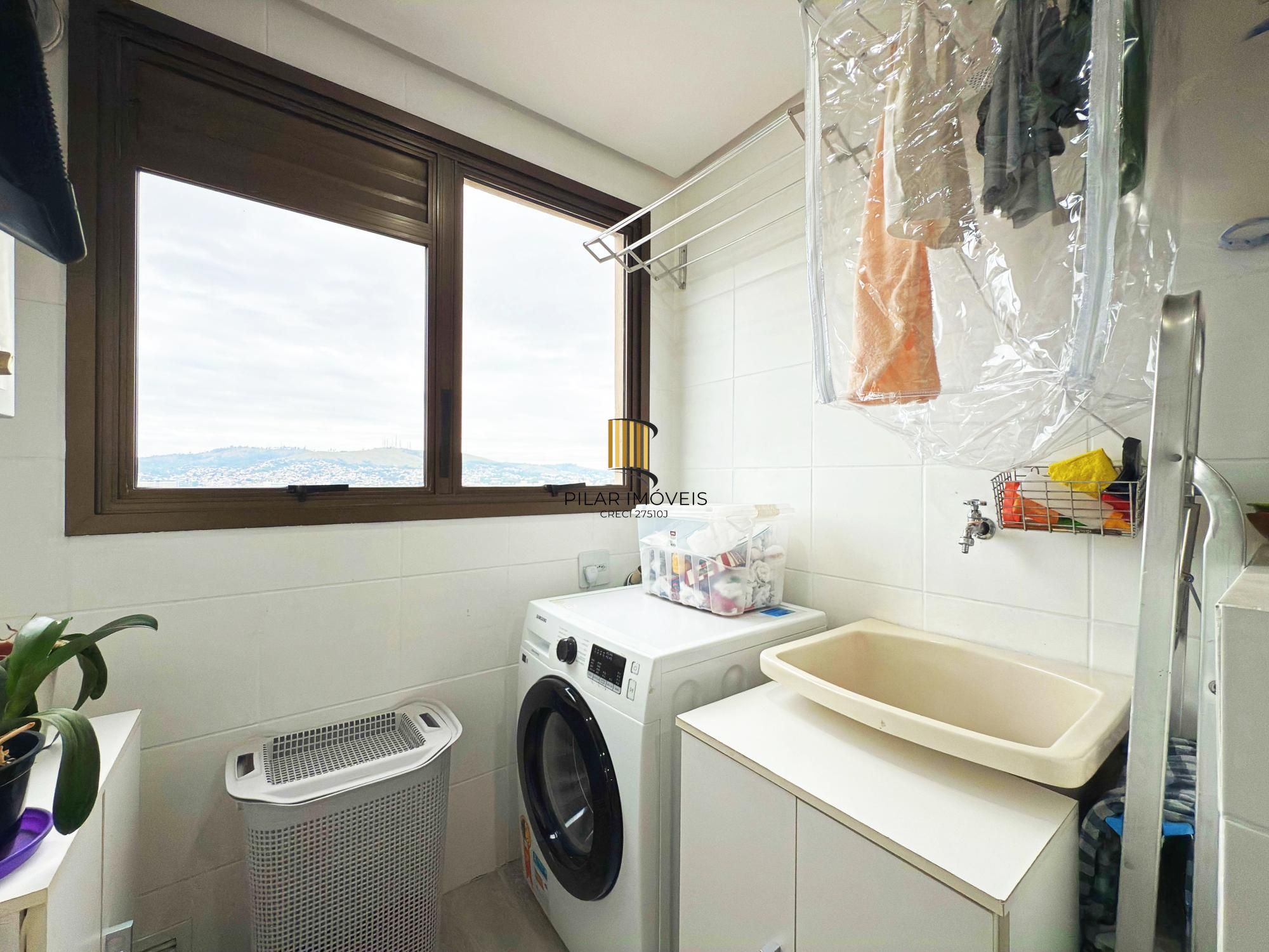 Apartamento 3 Dormitórios com Suíte, Churrasqueira e Excelente Vista Petrópolis