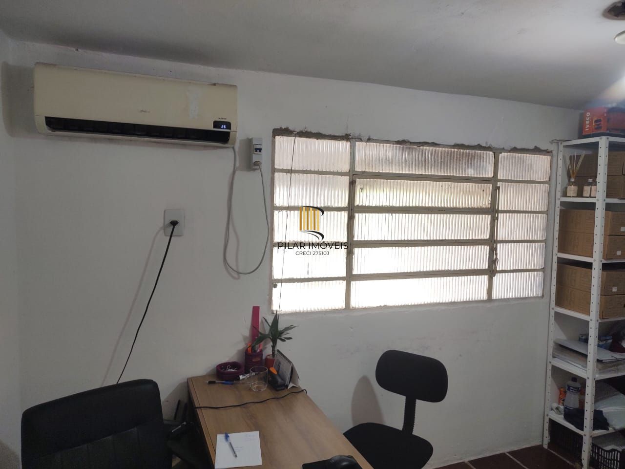 Vende Casa Comercial com deposito nos fundos, 289,80m²