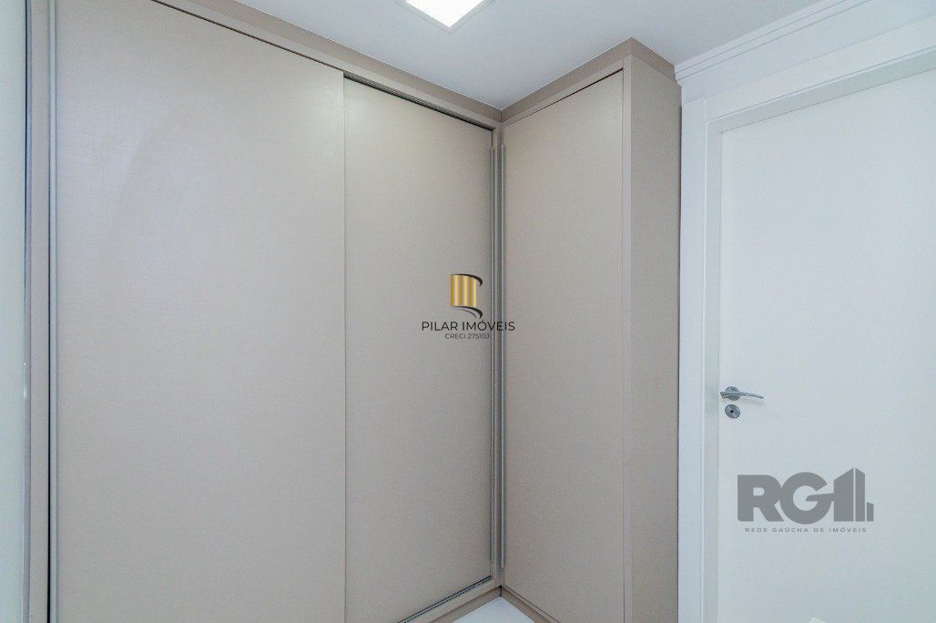 Apartamento com 209 m² privativos sendo 3 suítes, 4 elevadores, 3 vagas de garagens, à venda no bairro Higienópolis