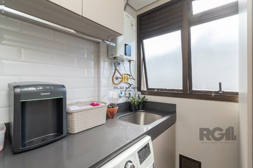 Apto 3 dormitórios, transformado em 2 com suíte e closet enorme, 2 vagas de garagem no jardim botânico