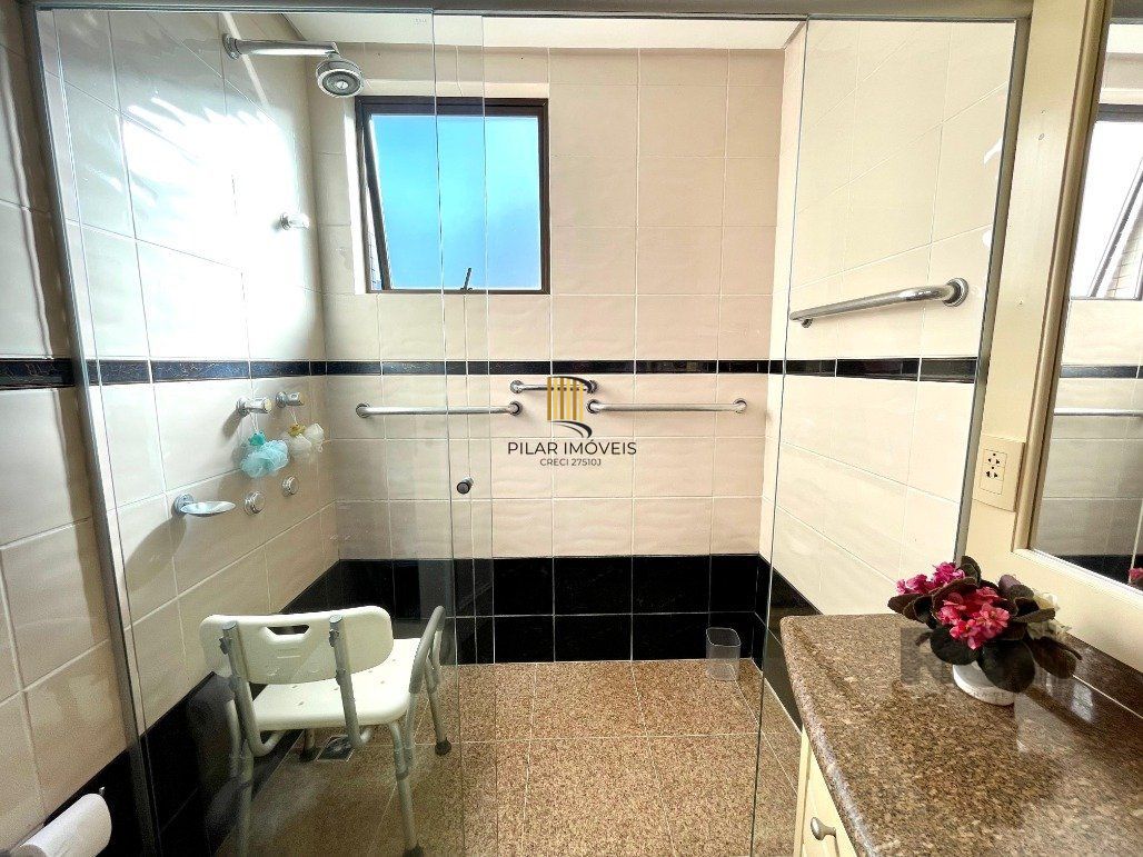 Ótimo apartamento com 3 dormitórios e 2 vagas em localização estratégica!