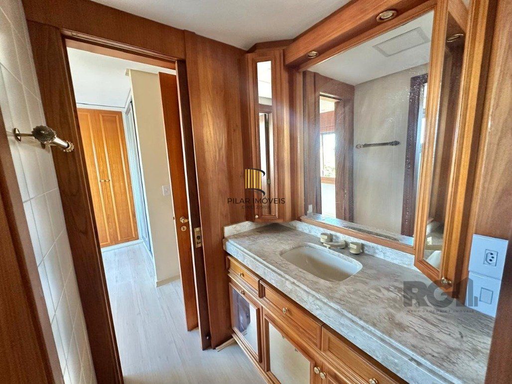 Apartamento com 4 suítes no Bairro Rio Branco semi-mobiliado com vista 360 graus