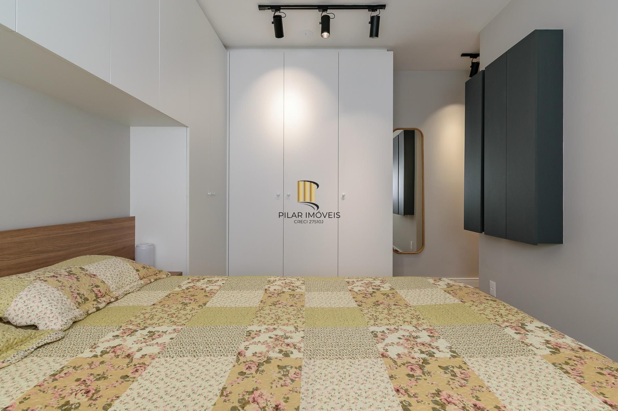 Apartamento com 2 dormitórios, 75m2 à venda no bairro farropilha
