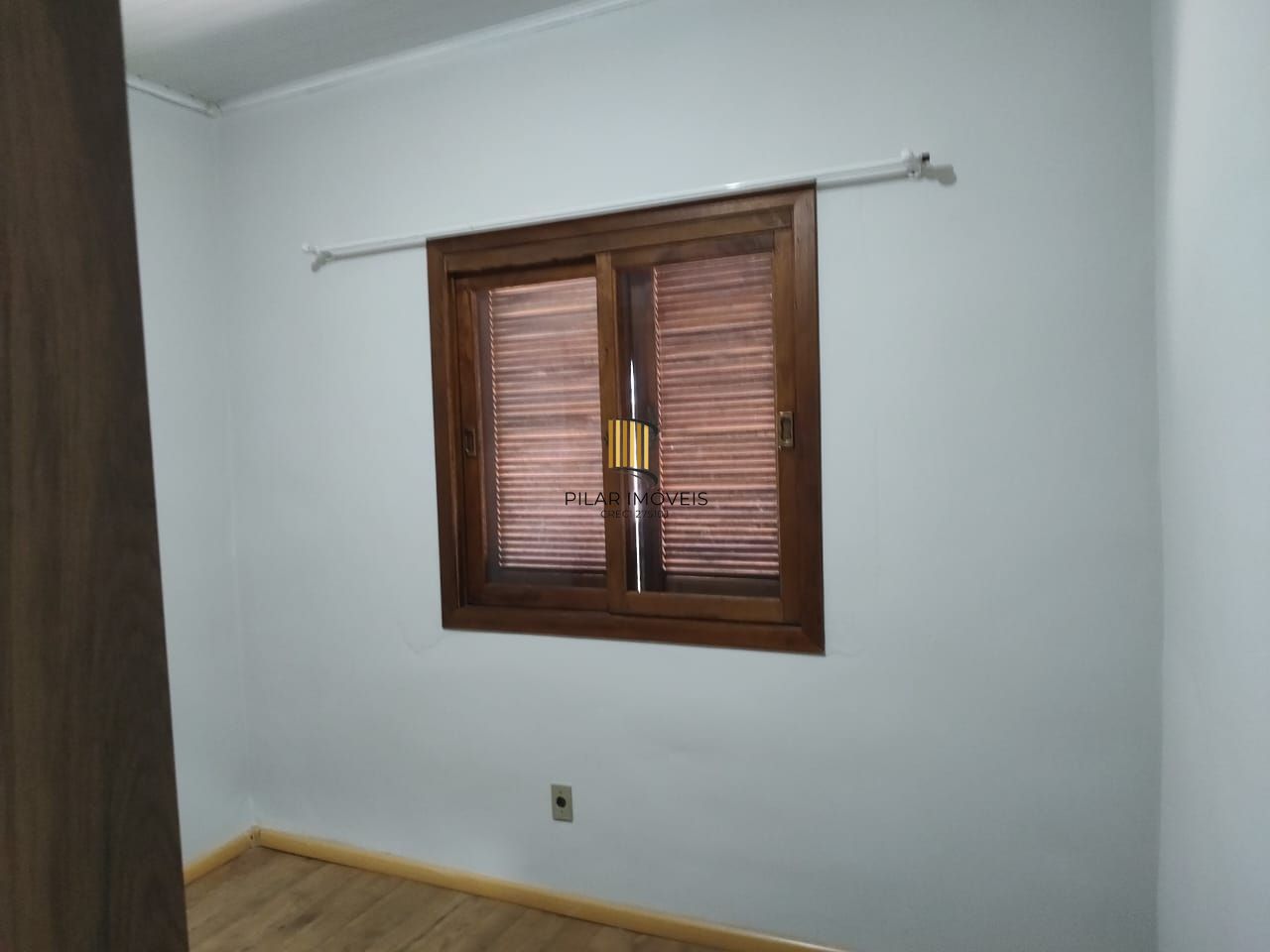 Vende Casa Comercial com deposito nos fundos, 289,80m²