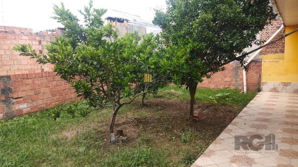 Vende casa com 84m² ,  2 dormitórios, terreno com 300m²