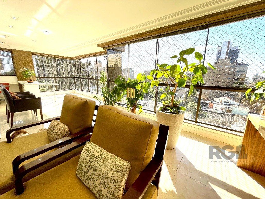 Ótimo apartamento com 3 dormitórios e 2 vagas em localização estratégica!