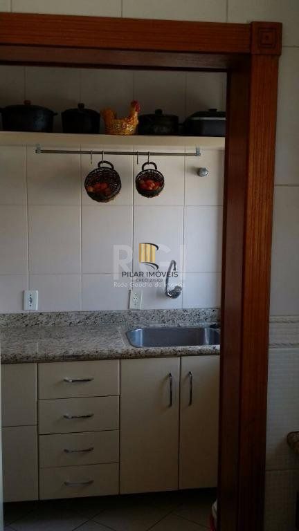 Vende cobertura mobiliada, 3 dormitórios, 3 vagas, Petrópolis