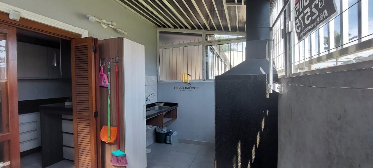 Boletto Imóveis vende casa em Canoas , 2 dormitórios, 1 banheiro, 1 lavabo, garagem para 2 carros,  com móveis fixos em MDF, em fino acabamento.