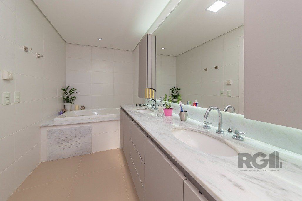 Apartamento para Comprar, impecável  com  4 dorm, sendo 3 suítes e 3 vagas Rio Branco
