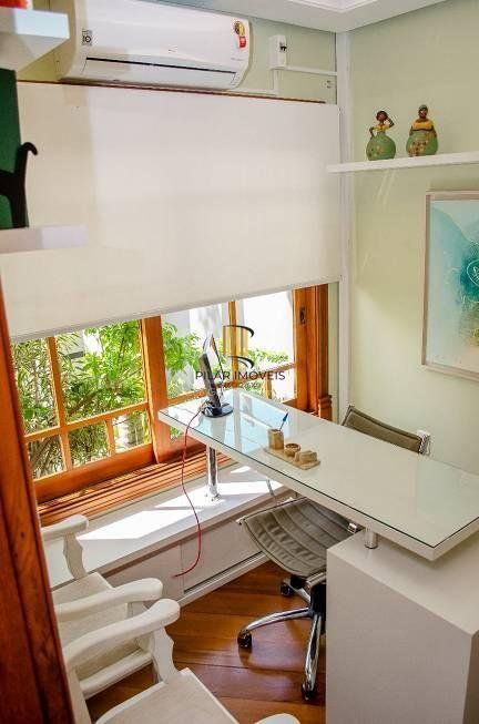 Casa com 5 dormitórios, 550 m² - para Comprar  -Vila Jardim - Porto Alegre/RS
