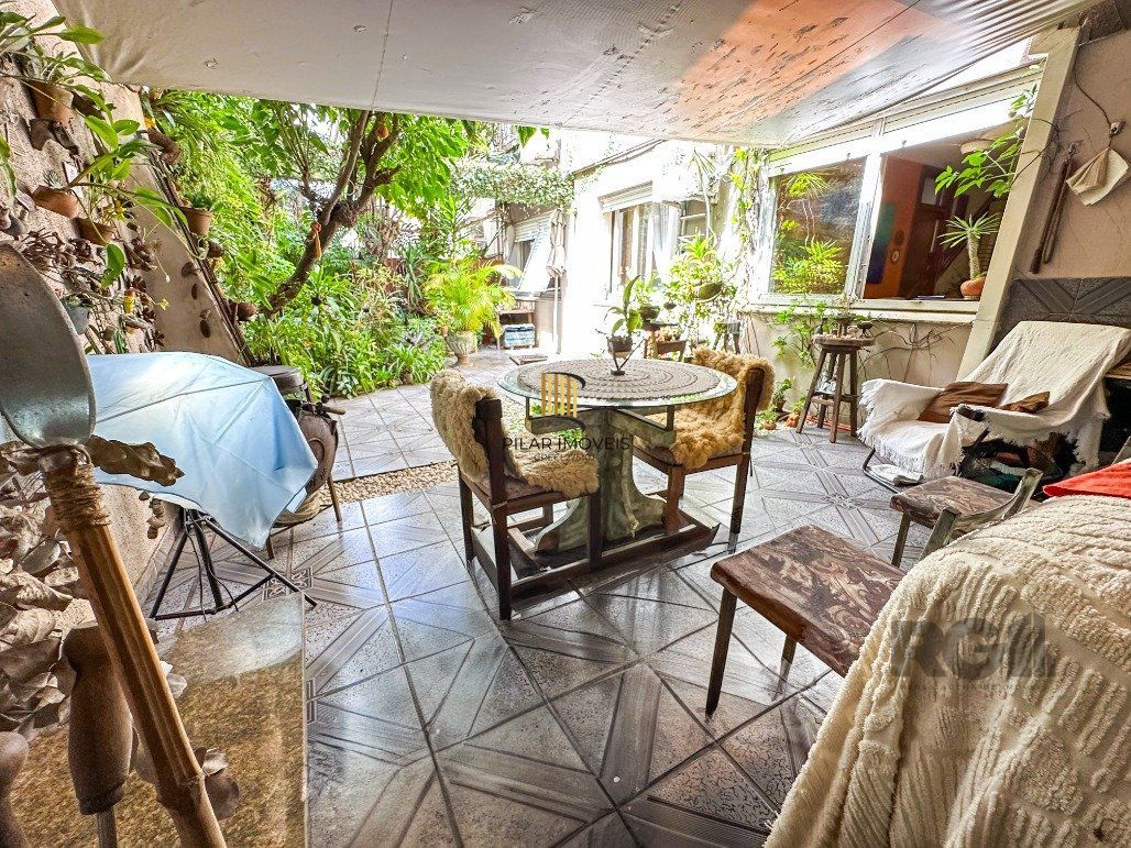 Apartamento Garden para comprar no Bairro Petrópolis! Um verdadeiro refúgio!