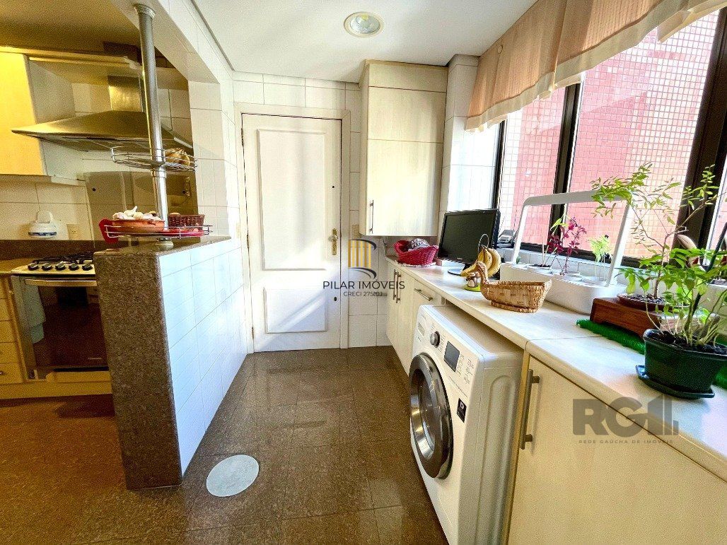 Ótimo apartamento com 3 dormitórios e 2 vagas em localização estratégica!