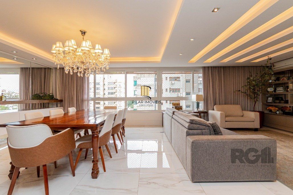 Apartamento com 209 m² privativos sendo 3 suítes, 4 elevadores, 3 vagas de garagens, à venda no bairro Higienópolis
