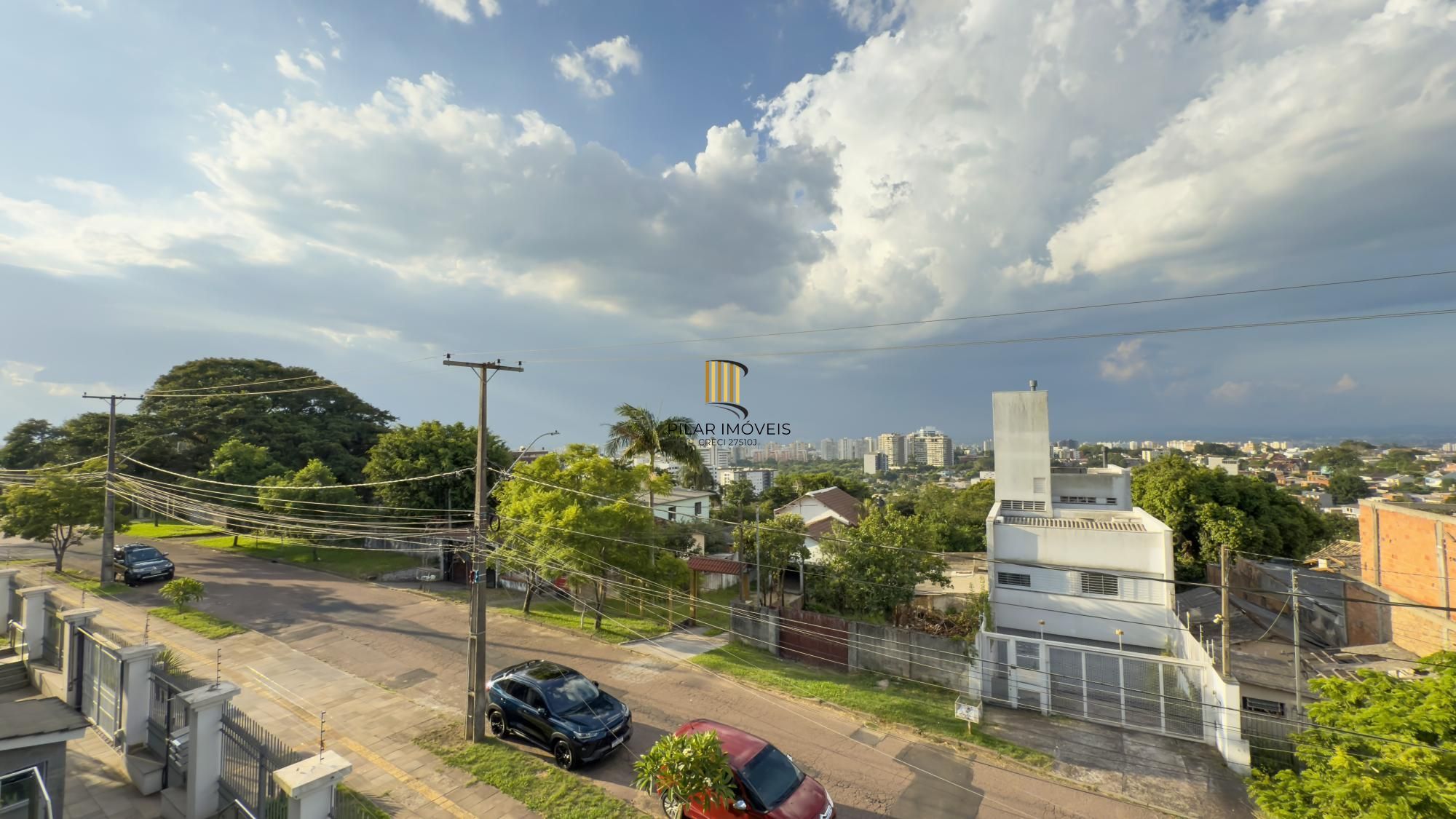 Casa para Comprar com 4 dormitórios, 386 m² - Chácara das Pedras - Porto Alegre