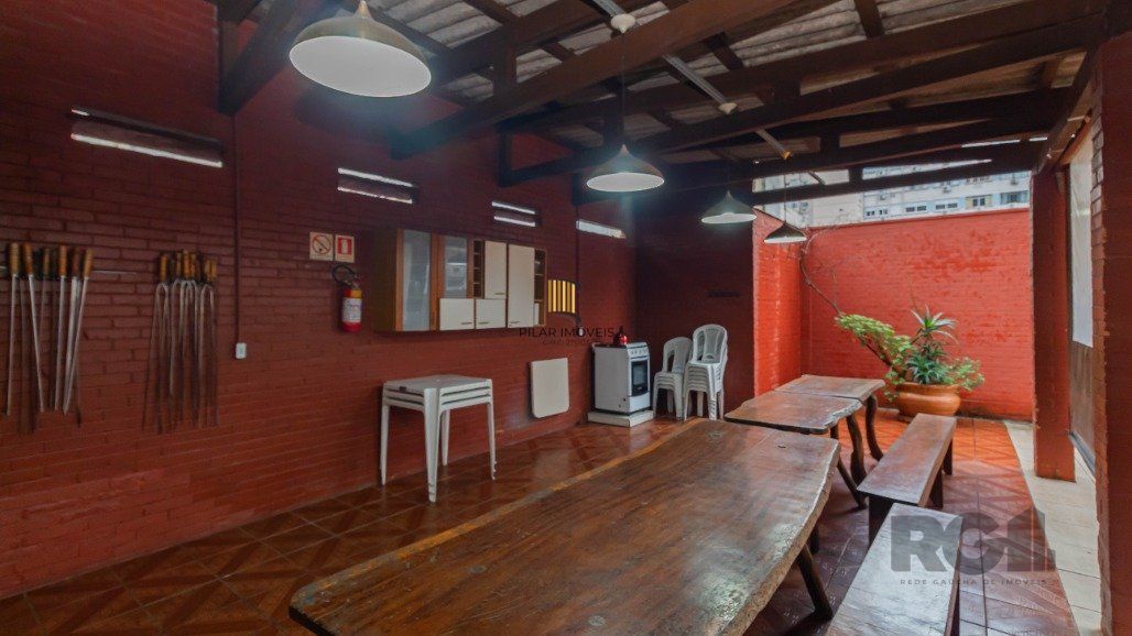 Apartamento para comprar ,  dois dormitórios, 1 vaga de garagem no Centro Histórico.