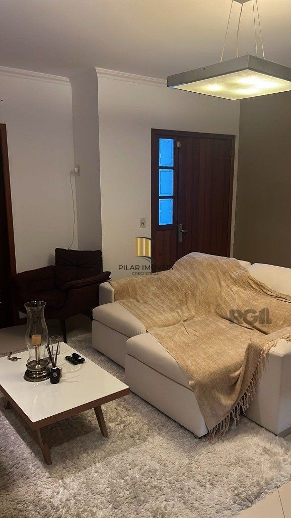 Casa mobiliada com 262m² no bairro Ipanema