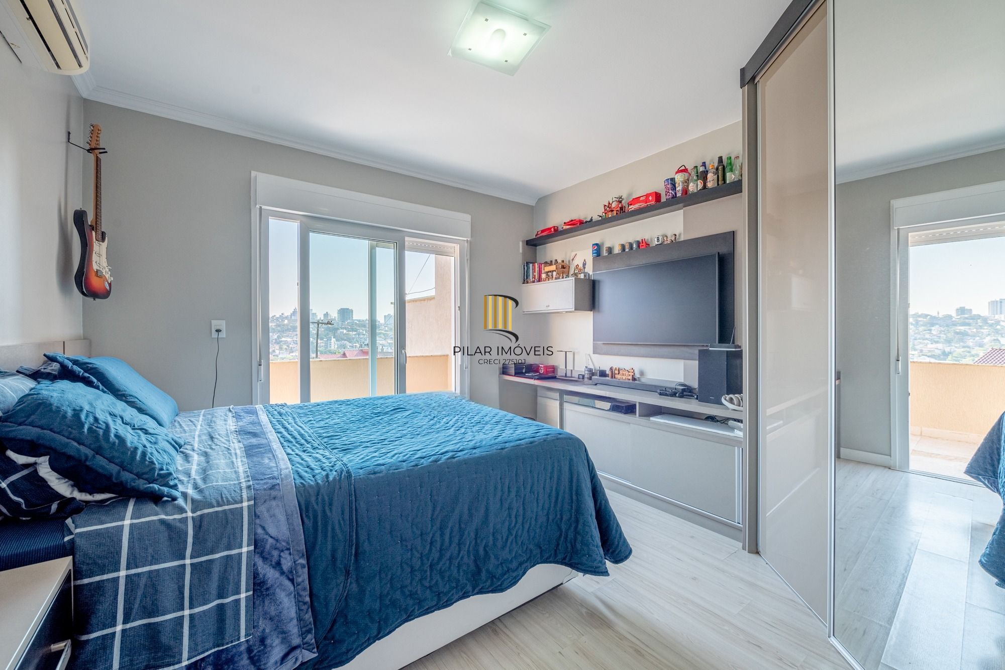 Casa com 357m² e 4 dormitórios, 3 suítes, 3 vagas