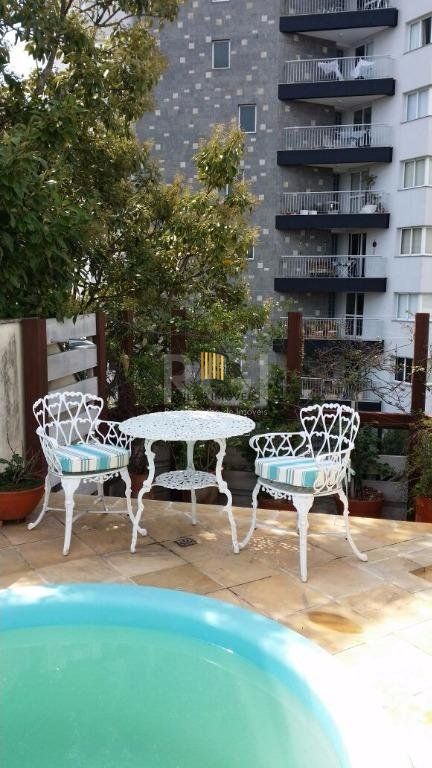 Vende cobertura mobiliada, 3 dormitórios, 3 vagas, Petrópolis