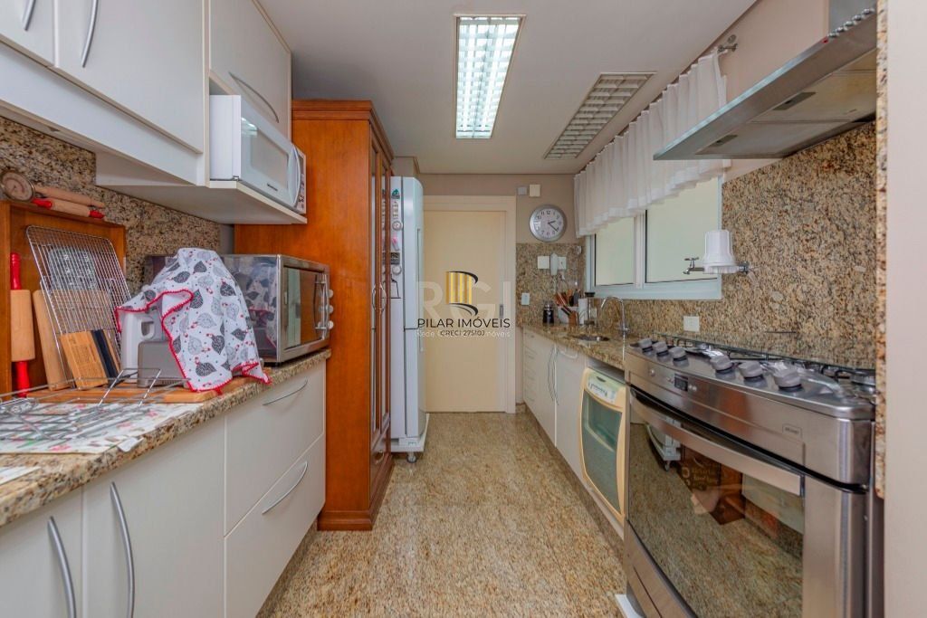 Casa para comprar Com 4 dormitórios , 431 m²- Três Figueiras - Porto Alegre/RS