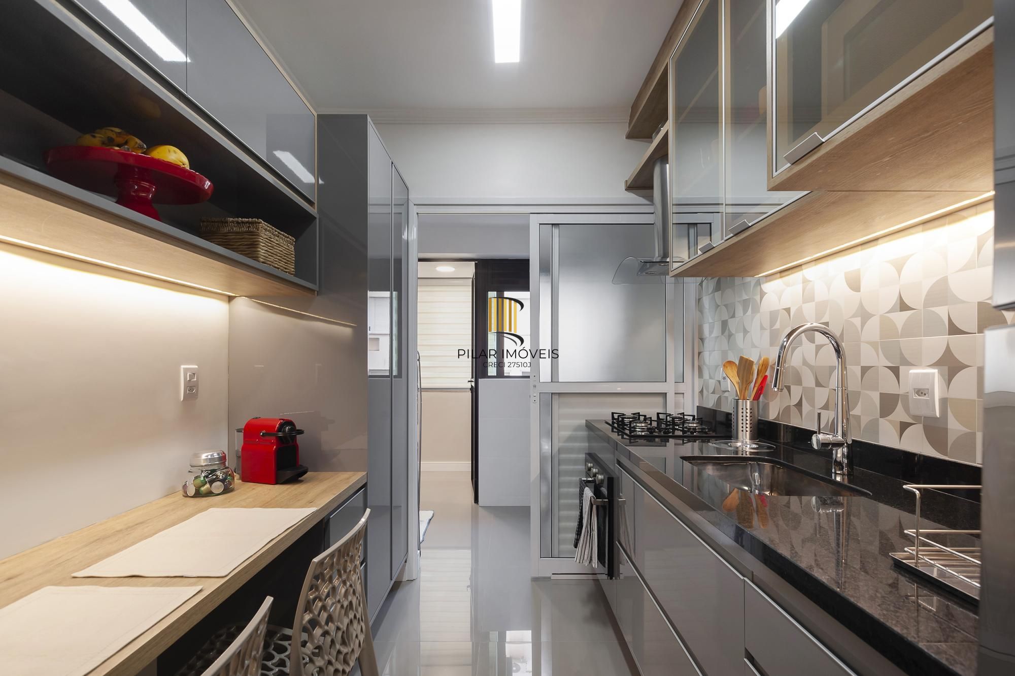 LINDO APARTAMENTO, PRONTO PARA MORAR.