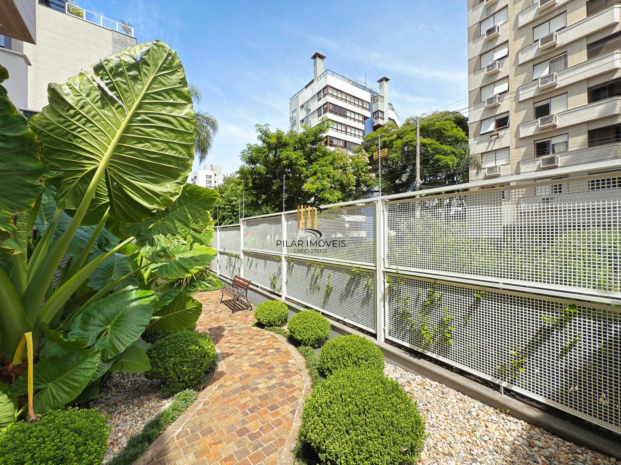 Lindo apartamento de 2 dormitórios e uma vaga de garagem