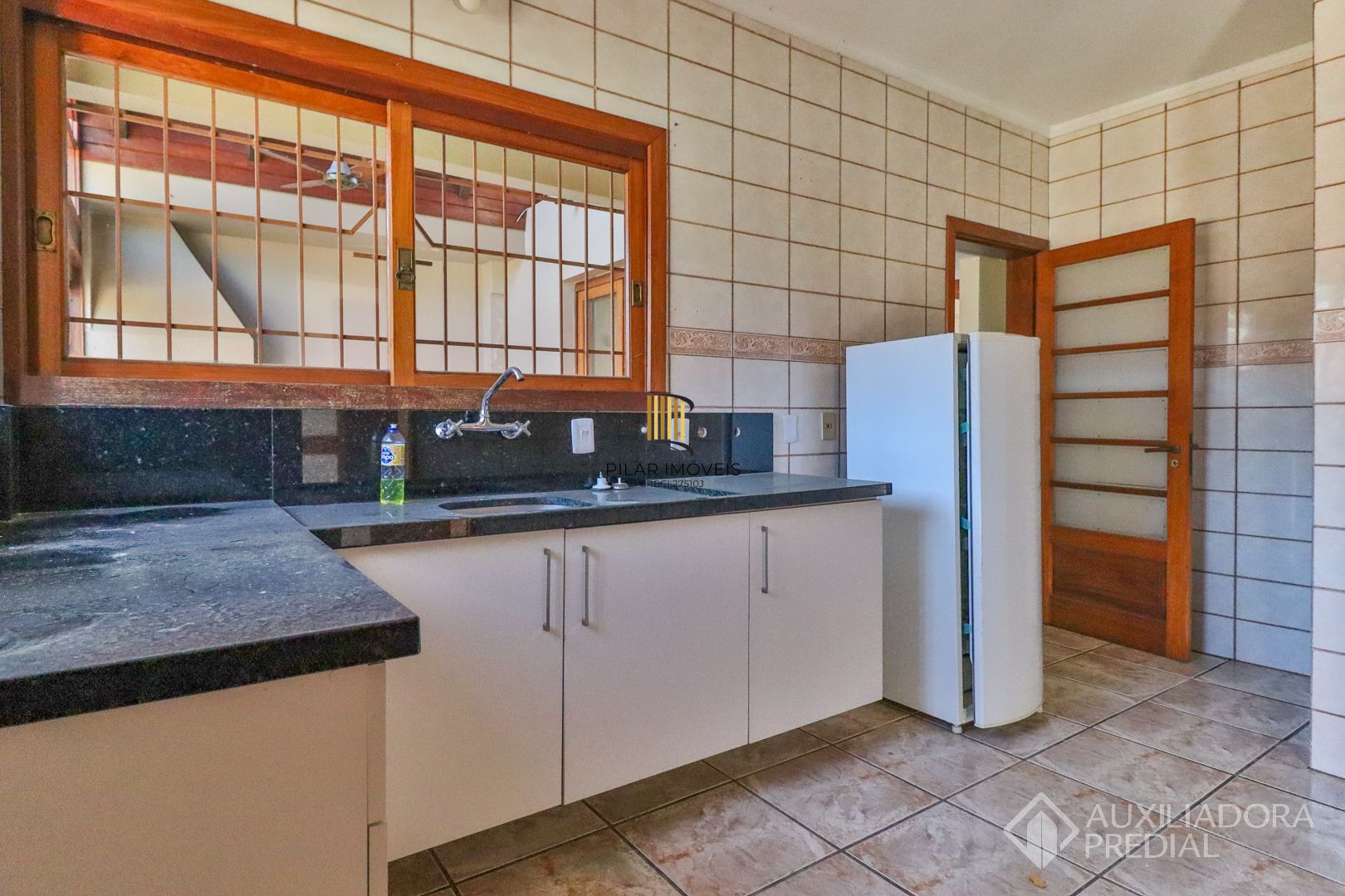 Excelente casa com 5 dormitórios no bairro Cristal